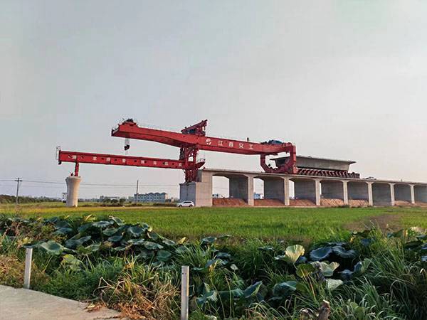 江西900噸高鐵架橋機(jī)